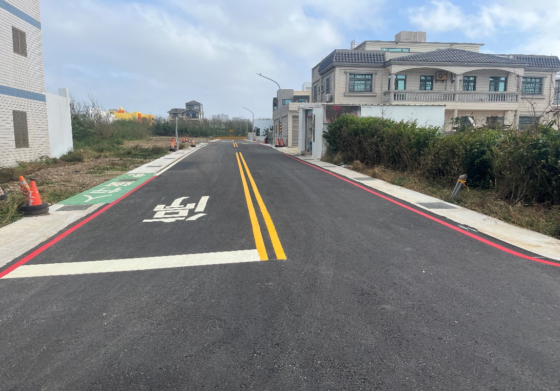 鎖港都市計畫國宅段道路開闢工程-A段道路完成照片。