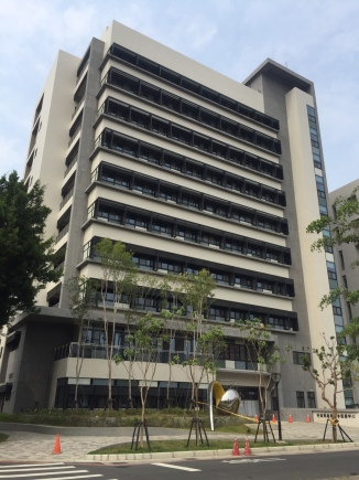 ↑新建「行政院南部聯合服務中心」 辦公廳舍落成外觀