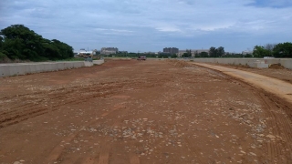 ↑路堤填築作業