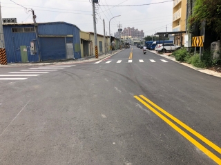 &uarr;新舖築再生AC路面二