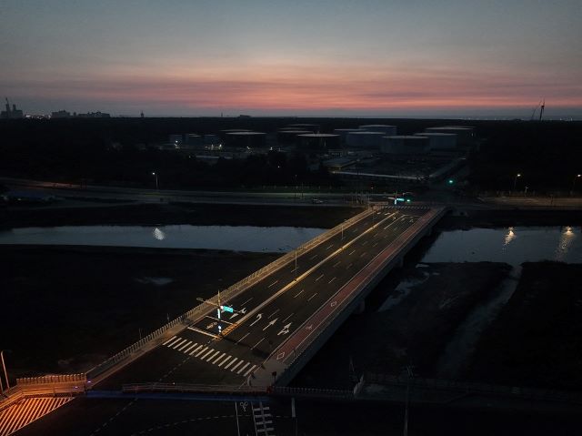 橋梁完工照片三