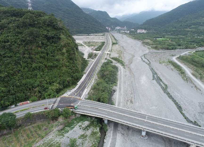 臺東市知本溫泉風景特定區道路品質改善工程空拍照片(知本橋端).jpg