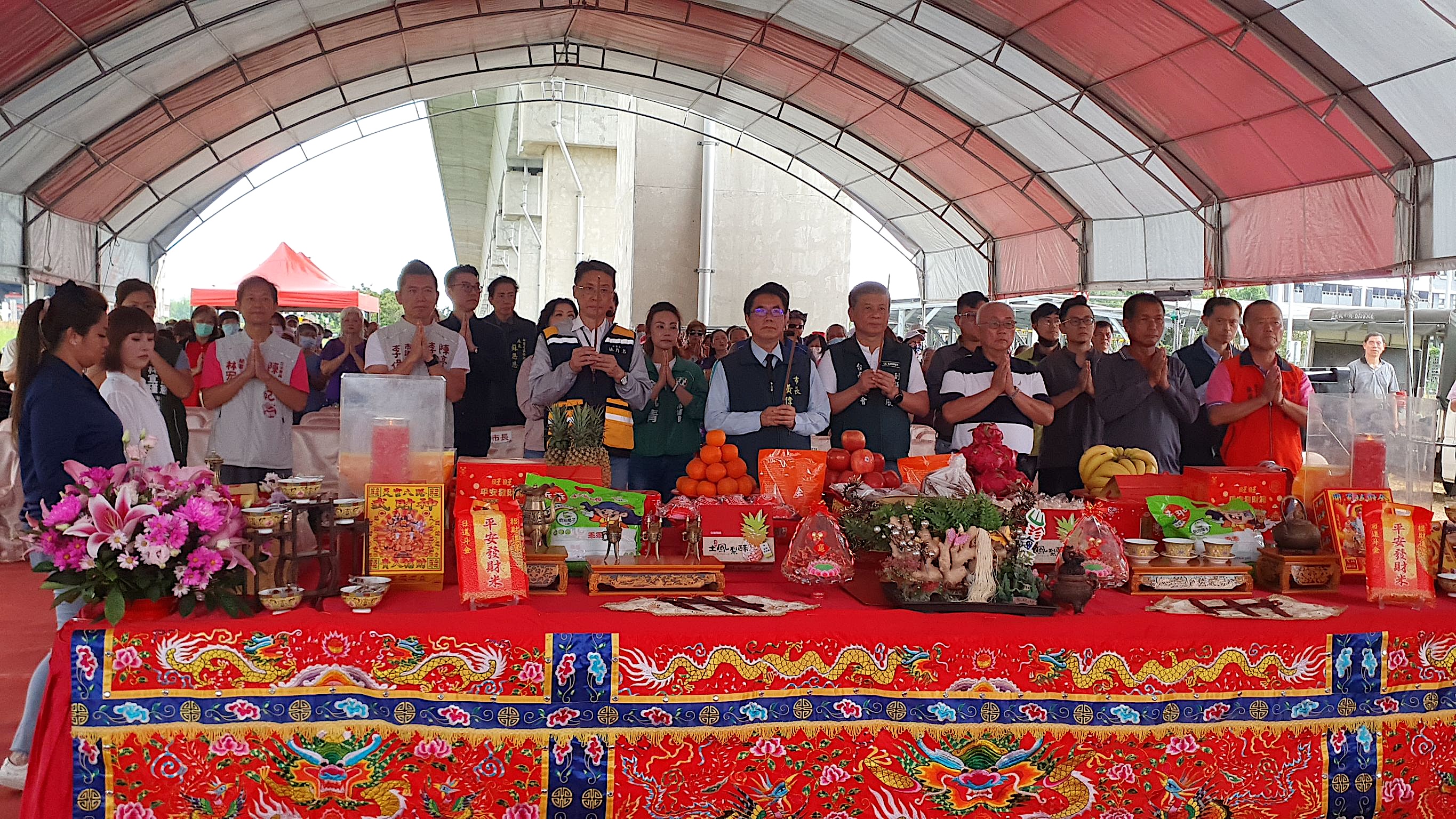 國土署出席「臺南市新市區乾式滯洪池景觀再造暨人行步道新設工程」開工動土典禮-祈福拜拜