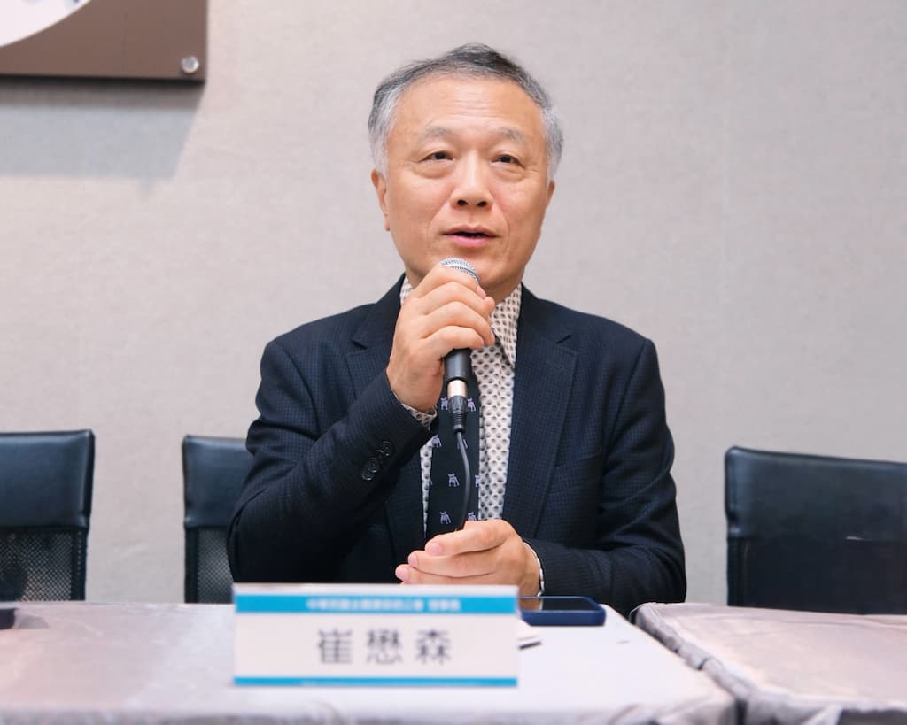 部務會報後記者會07