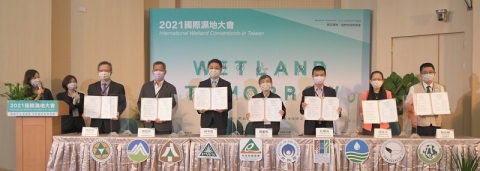 「2022-2027年濕地保育合作協議」大合照(城鄉分署提供)