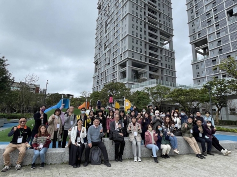本交流會議也帶著參加民眾實地參訪「廣慈博愛園區」社宅