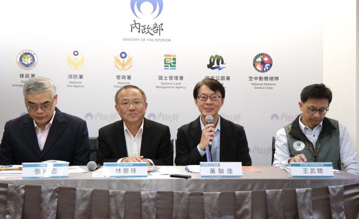 05 部務會報後記者會_1.jpg