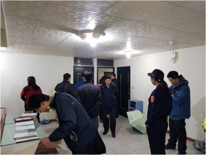 地方政府建管人員針對高密度使用集合住宅進行聯合稽查（圖片提供：新北市政府）