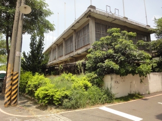 ↑高雄市立岡山國中通學步道(施工前)