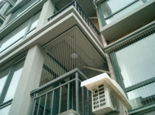 ↑陽台鋼索式安全圍籬