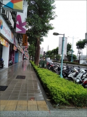 道路留設人行道二