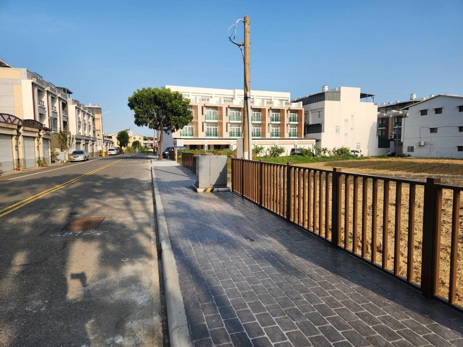 僑真國小校園周邊增設人行道，落實人車分流，確保學童上下學安全