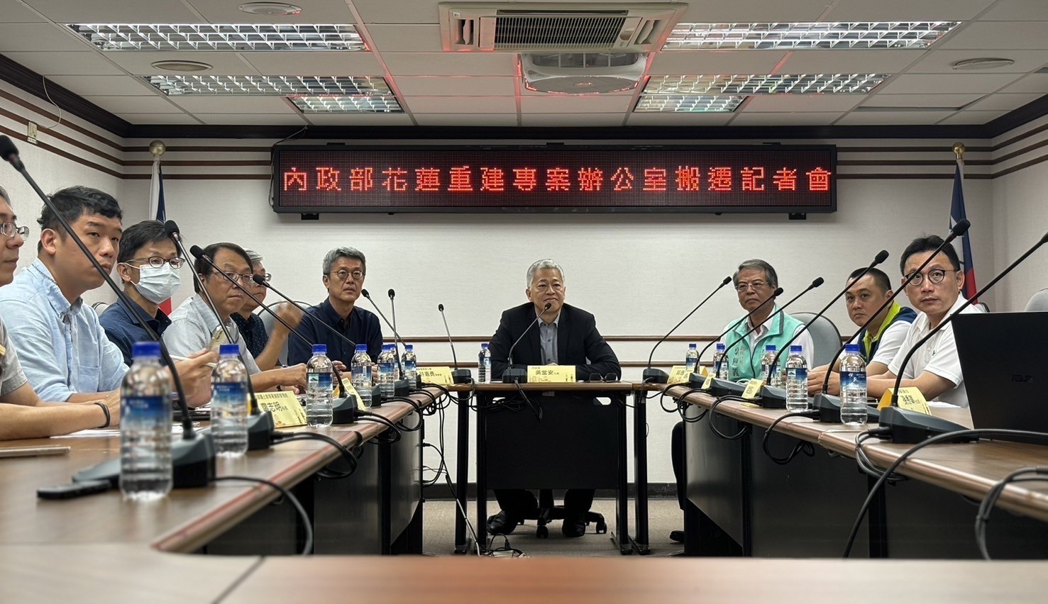 內政部次長吳堂安現場聽取各界建議，並予以回應及說明