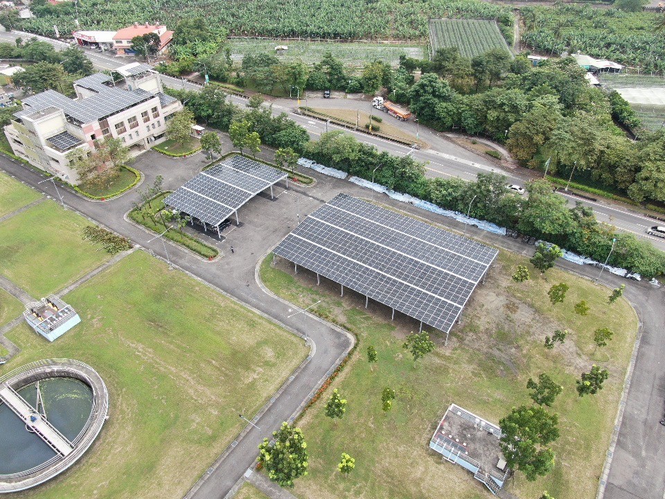 高雄旗美污水處理廠導入自發自用太陽能系統.jpg