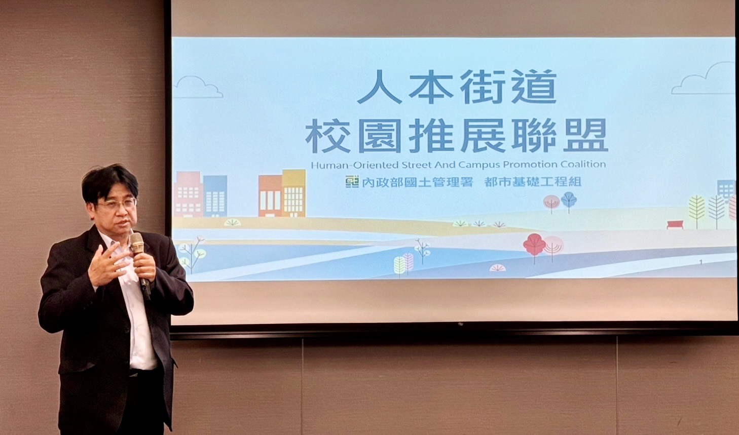 國土管理署署長吳欣修致詞說明成立聯盟之宗旨及期許