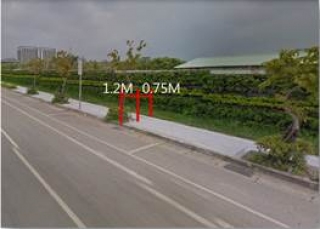 ↑桃園市華泰名品城無償提供私人土地,供大眾通行使用(改善前)