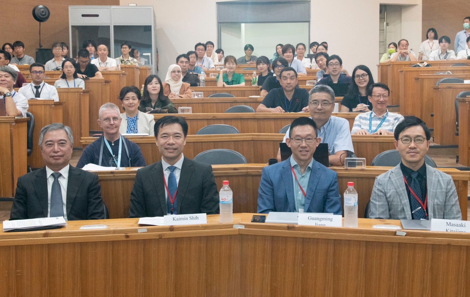 國土署副署長於望聖、香港大學教授施凱閔、澳洲臥龍崗大學副教授蔣光明及日本下水道監測協會理事北島正章(左至右)共同出席「污水病原體與特殊污染物國際研討會」展開國際交流及經驗分享