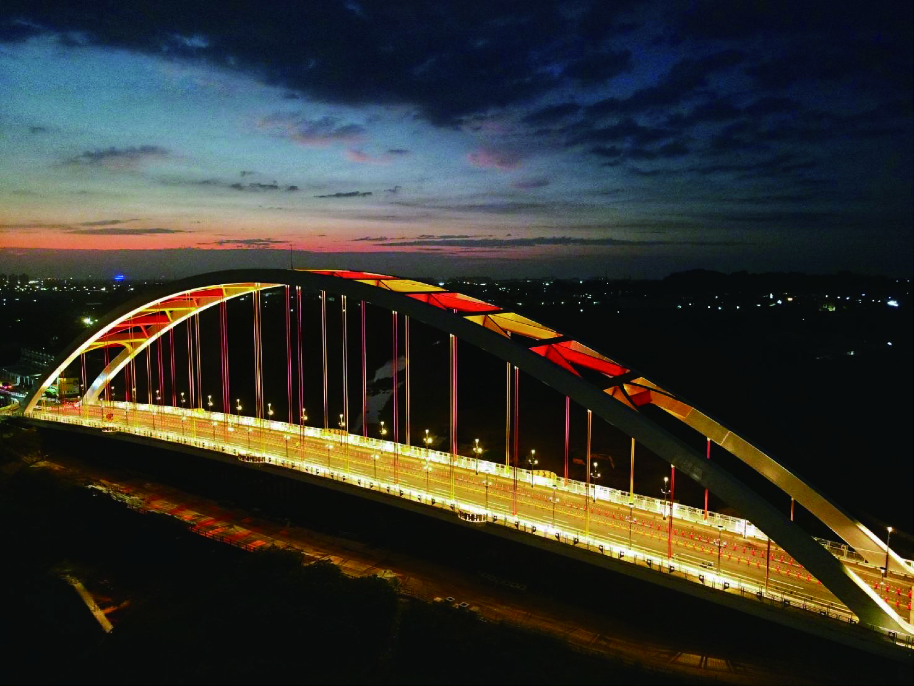 嘉義市東義路及盧山橋改建工程盧山橋夜景(1).jpg